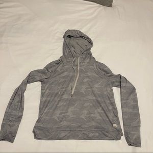 Vuori cropped long sleeve